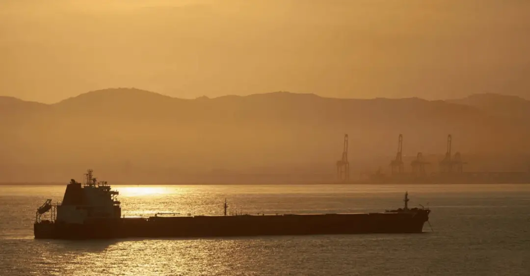 ▎ 伊朗通过影子舰队躲避石油制裁。图源：marineinsight