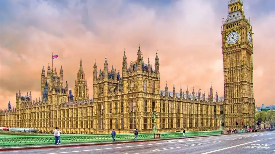 中国人在英国贷款买房容易操作吗？购买英国房产可以移民英国吗？（在英国怎么贷款买房）