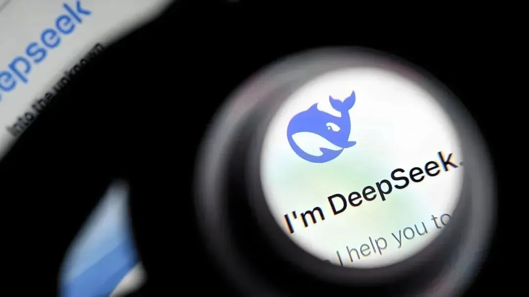 DeepSeek V4最全解读：首发华为芯片，超高性价比！国产AI打破英伟达垄断