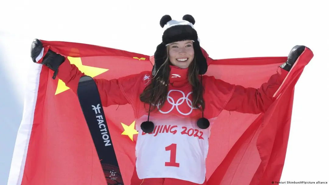 ▲谷爱凌说,因选择代表中国参赛,她遭到了“人身攻击”。