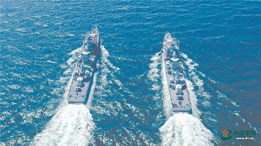 海军大连舰艇学院训练舰艇部队进行编队海上训练。陈佳楠 摄