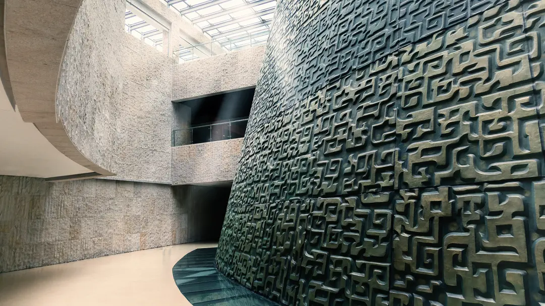 △陕西宝鸡青铜器博物院大厅内景。（图/视觉中国）