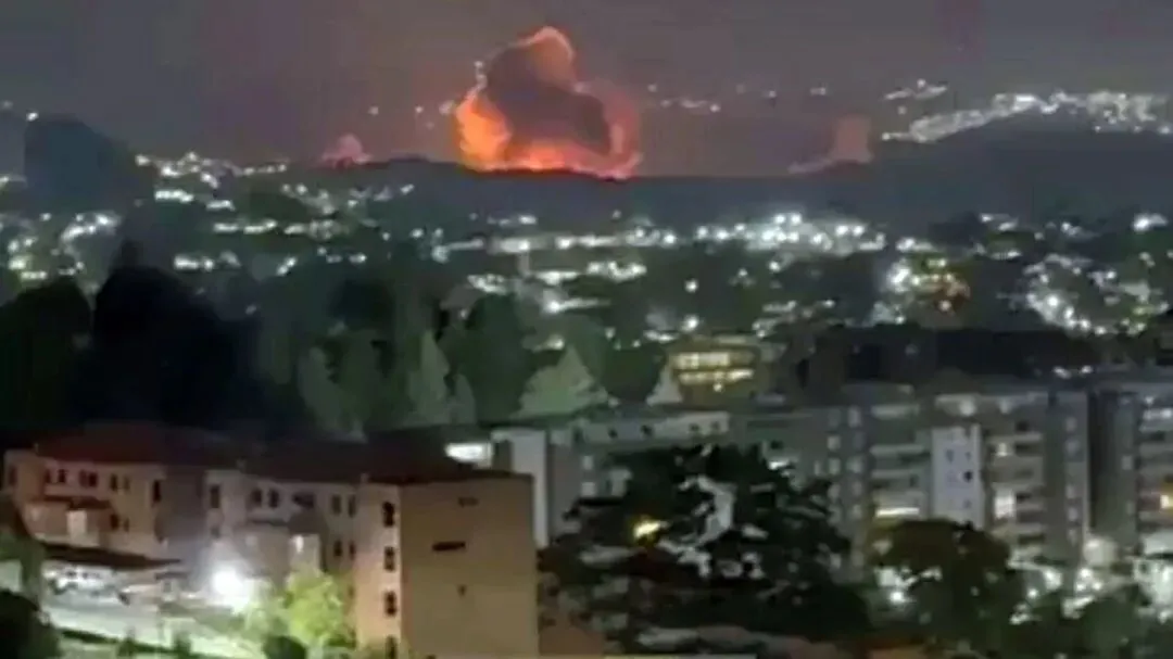 唐驳虎：美军突袭委内瑞拉，特朗普演都不演了