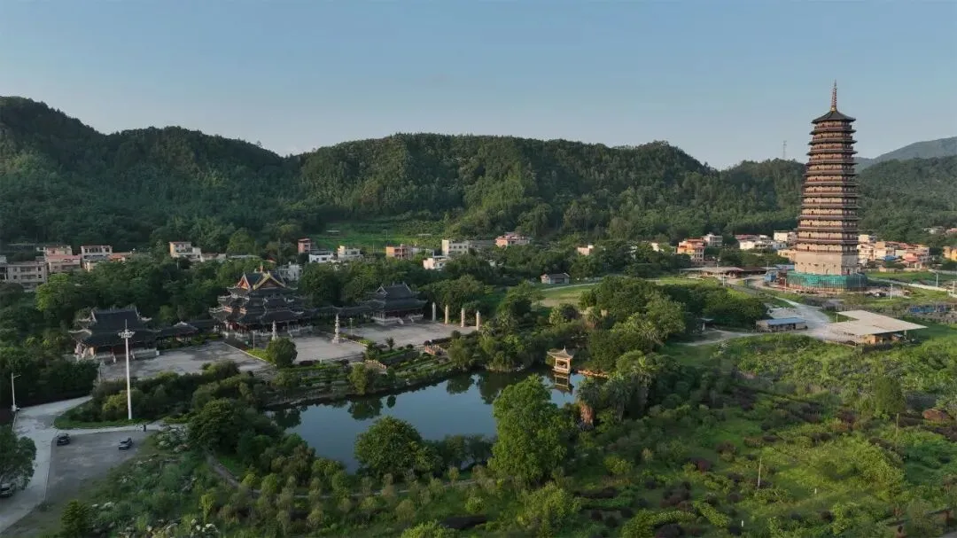 溪山塔影