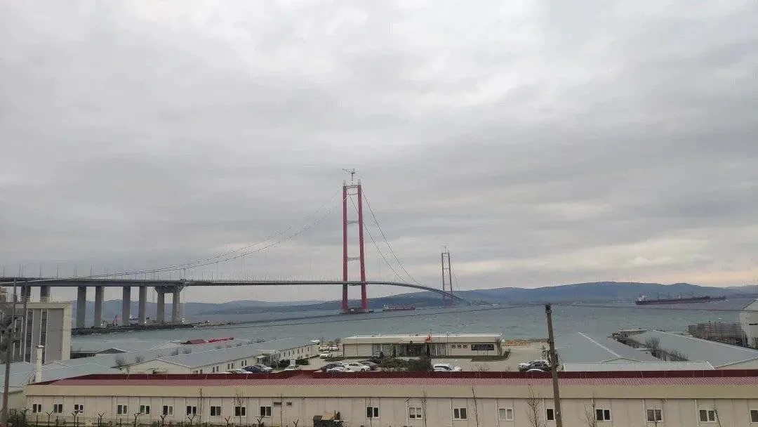 大桥安然无恙 拍摄于土耳其当地时间2月9日