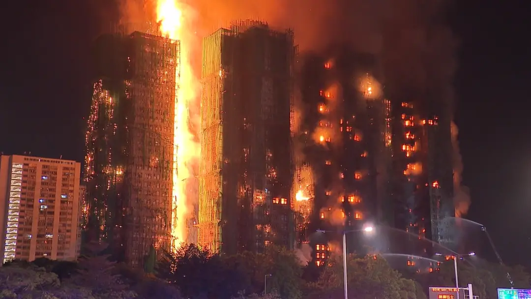 凤凰独家：香港惊天大火实录