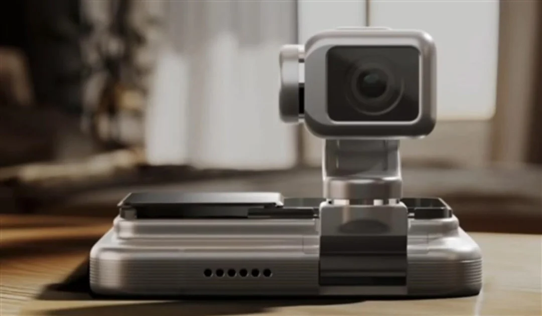 影石CEO刘靖康点赞荣耀Robot Phone