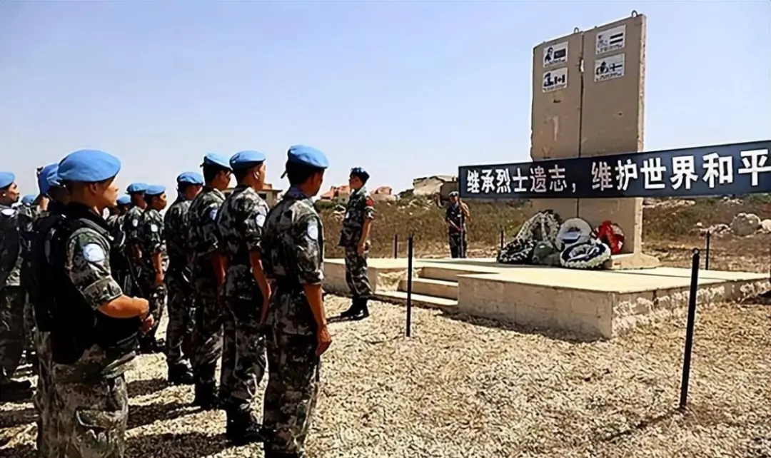 �Ʋ�������һ�����˷�ת����ɫ�о�����һ֧���������