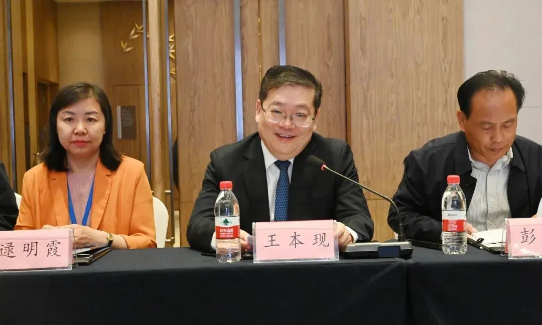 菏泽市委统战部分管日常工作的副部长王本现致辞