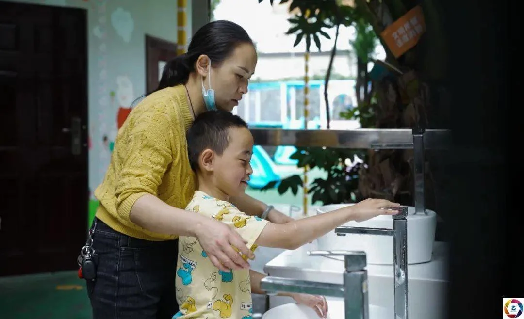 太疯狂了（骗妈妈意外怀孕）骗父母说找了女朋友 第4张