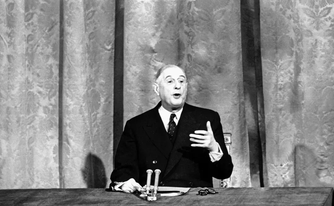 ·1963年1月14日，戴高樂在巴黎舉行記者招待會，反對英國加入歐共體。