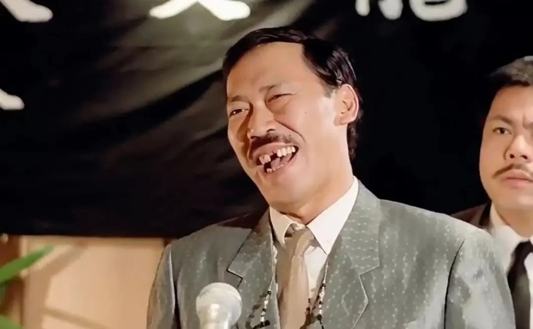 凤凰晚报|从“英女王最爱的儿子”到被废,他是如何一步步走到今天的?