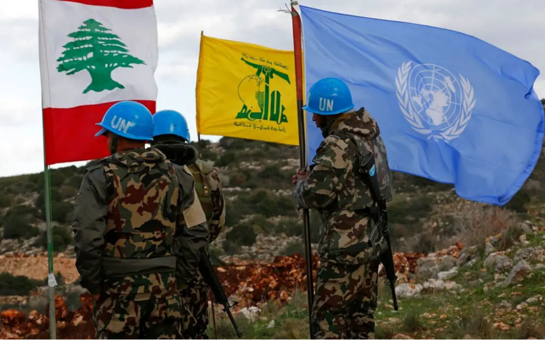 �Ʋ�������һ�����˷�ת����ɫ�о�����һ֧���������