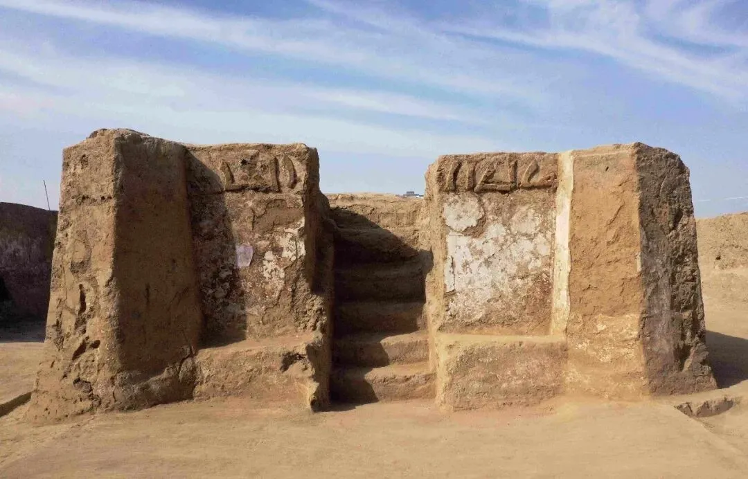 景教寺院北组中殿高台建筑(东—西) 景教寺院北组中殿高台建筑(东—西)