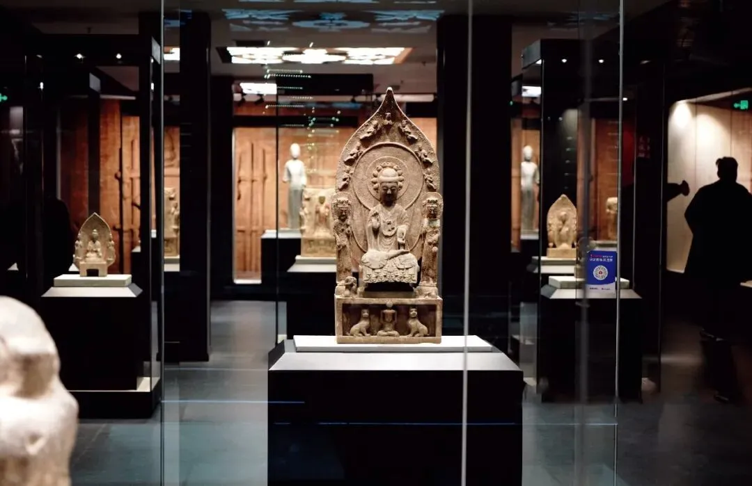 鄴城博物館展示的鄴城佛像，代表了北朝時期佛像藝術(shù)高峰。攝影/本刊記者 倪偉