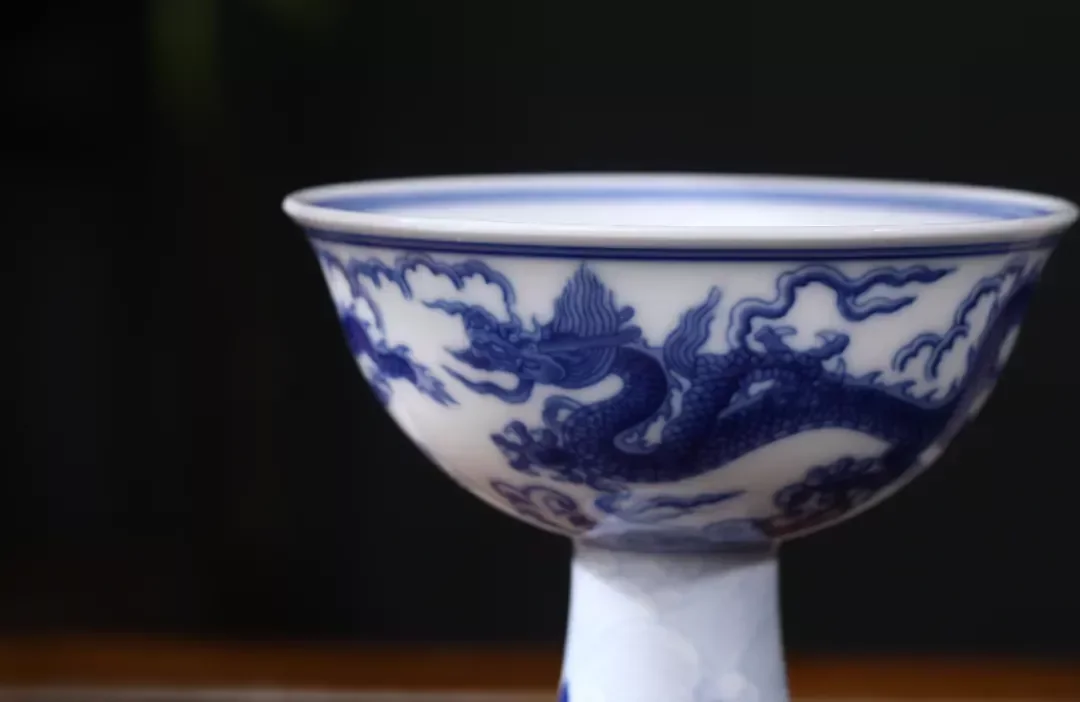 染付盃 宣德年製 青花小杯 中國古美術 鄭和海獸繪之高盃宣德朝青花名瓷RMB 5,750萬北京拍賣易手| 拍賣