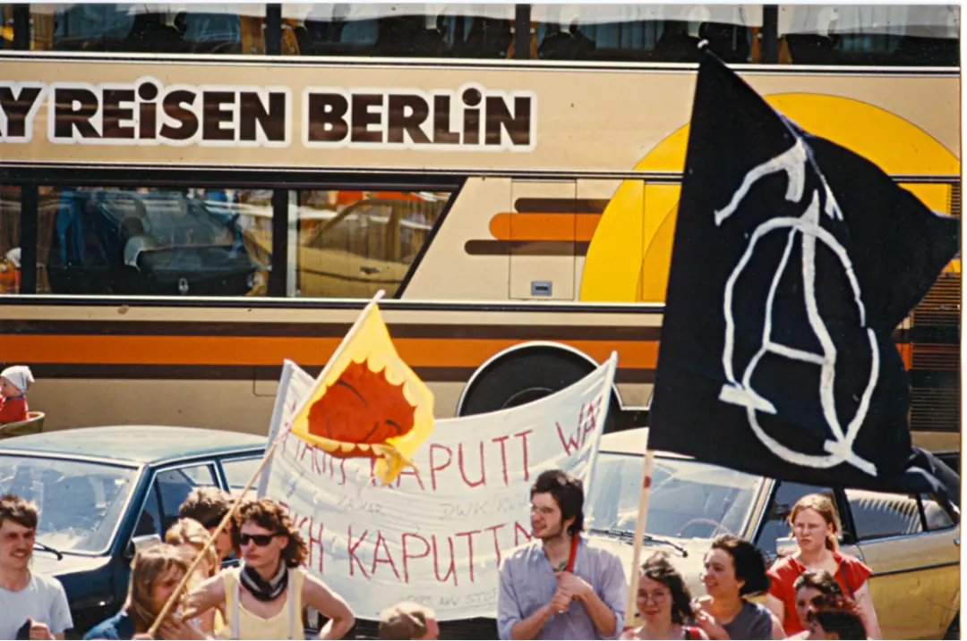 1986年5月1日，柏林街头的反核抗议活动。（图/Wikipedia）