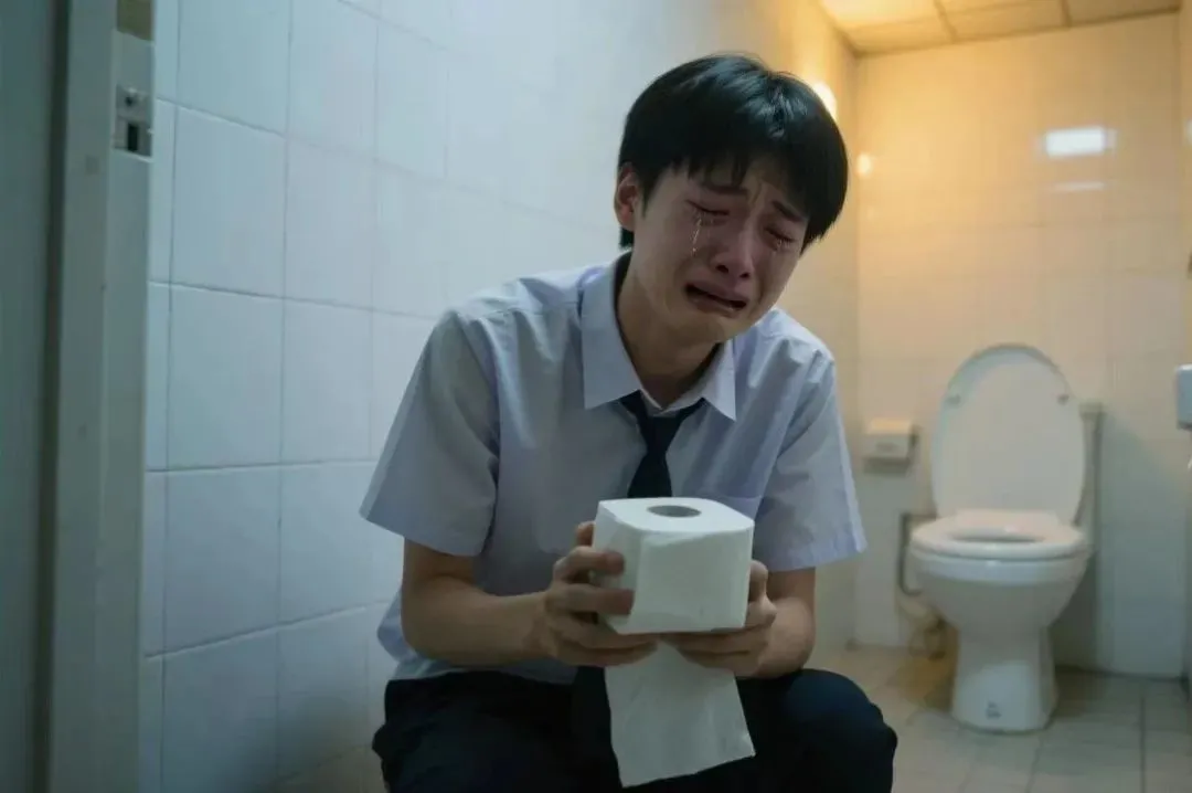 “拉屎自由”冲上热搜,背后的真相令人窒息