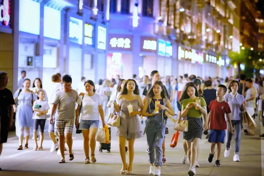 �����̽�ĸ�������������ˣ�ֻ�ܸ�Ů�˾²�