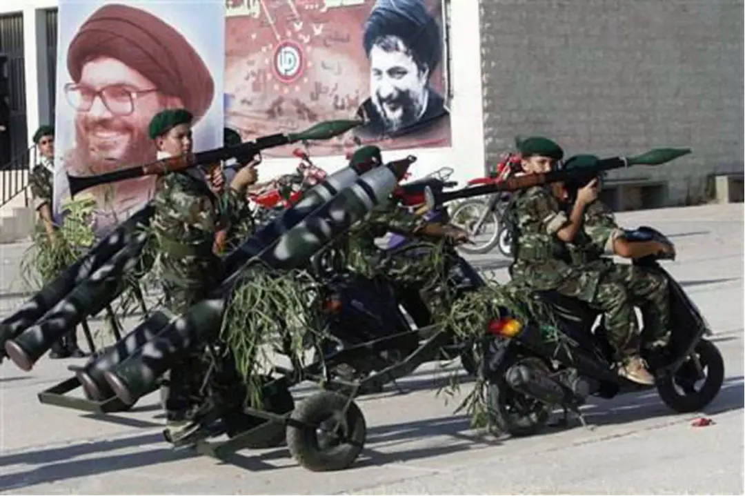 �Ʋ�������һ�����˷�ת����ɫ�о�����һ֧���������