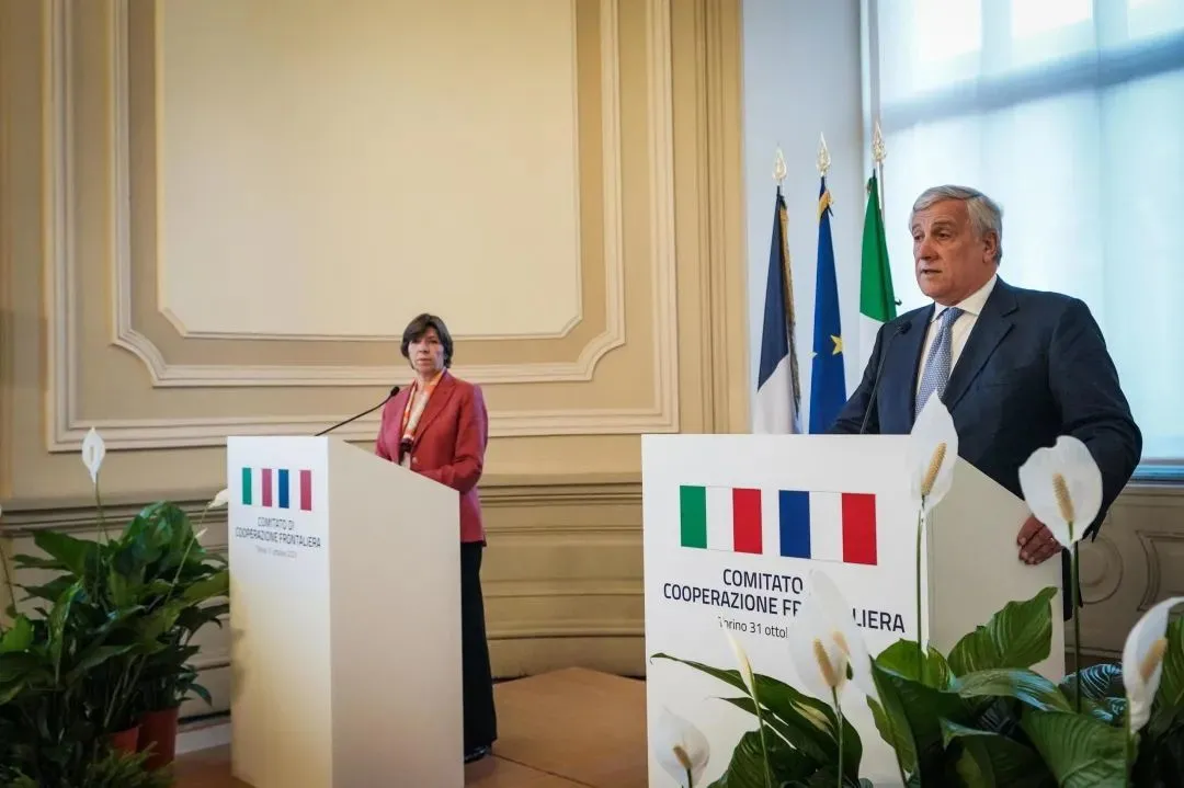 ������ʱ��2023��10��31�գ���������������������������״ο羳����ίԱ����顣������������ⳤ������ͷ����ⳤ��¡�����ֻ��顣���ϣ������ⳤ��ʾ����ͬ���������ν�����Գ�ͻ����¡��ǿ��˵��ӦѰ�����ν����������������������ȷ�����������ƽ�밲ȫ��Ψһ���з�����