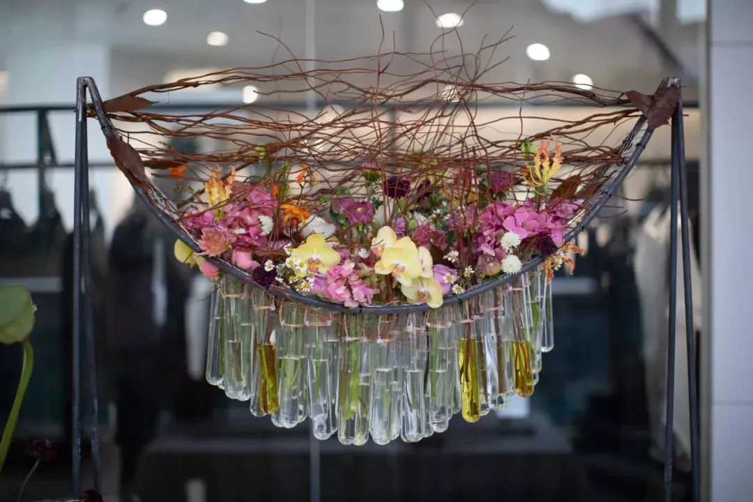 一步一景，一步一生花！22位花艺师用作品点亮国际春城花都梦-国际花艺设计