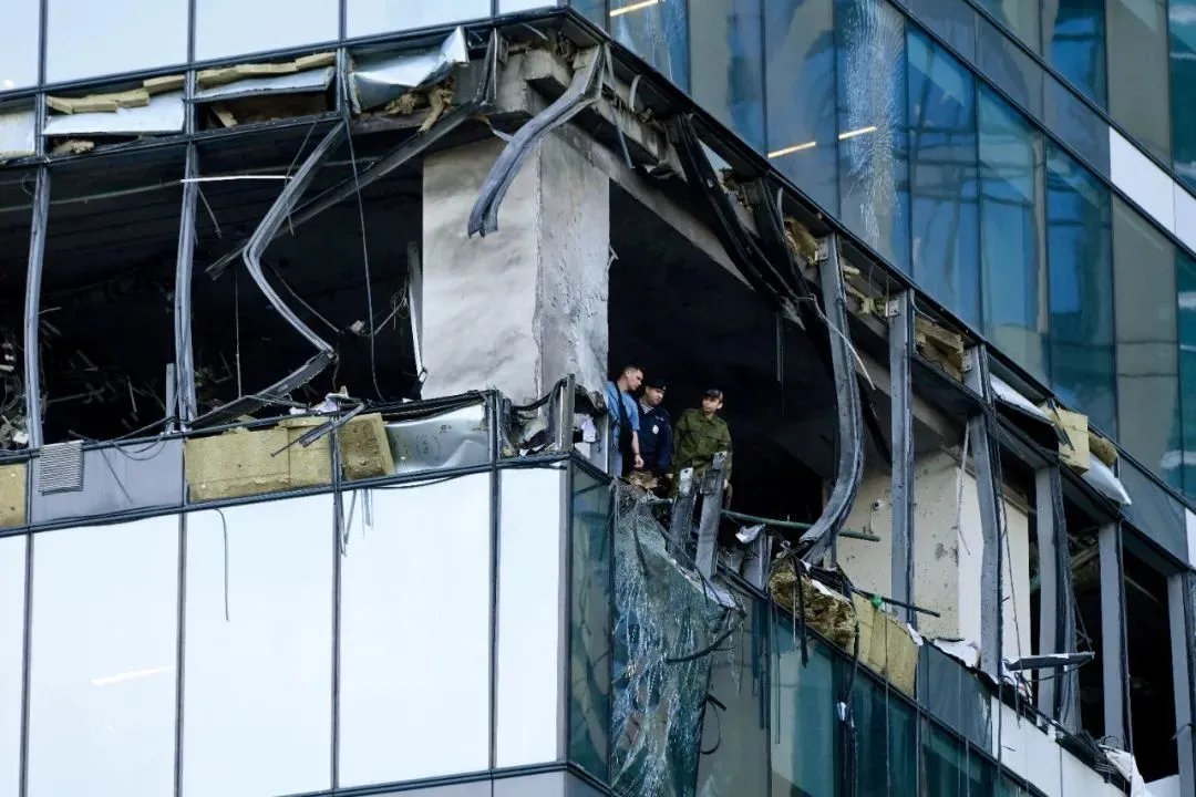 7月30日，俄罗斯莫斯科被无人机袭击的建筑。图/视觉中国
