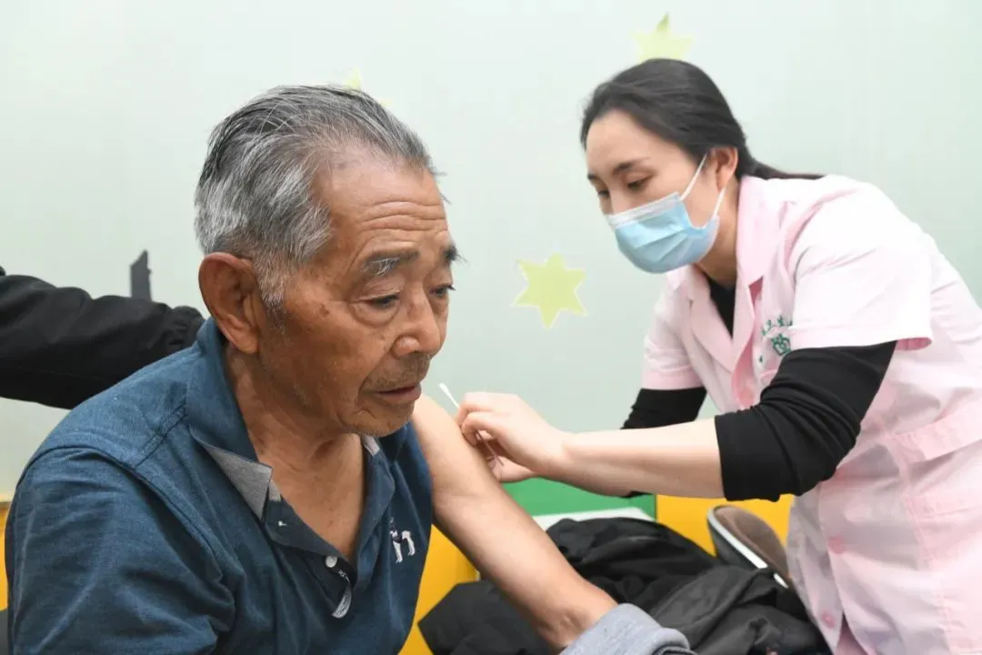 市民接种流感疫苗 / 视觉中国
