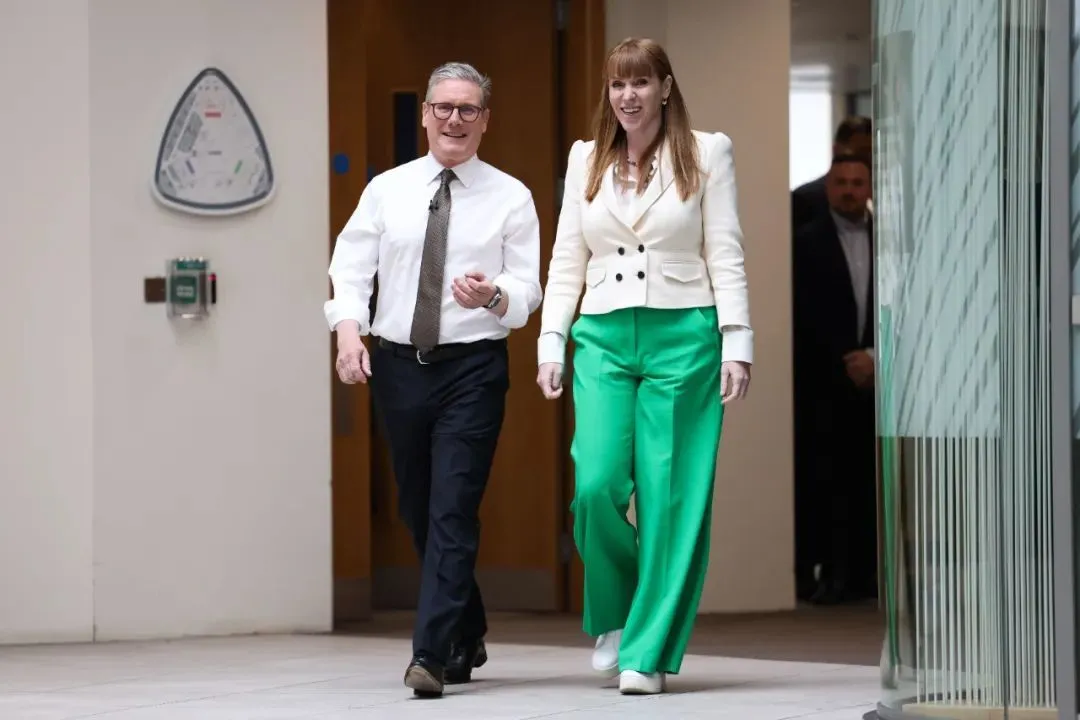 斯塔默(左)与雷纳。图/视觉中国