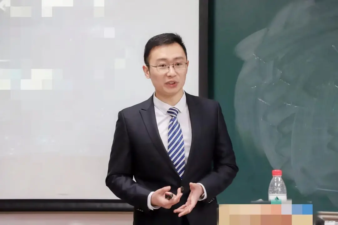 北大毕业的蔡元培，如今在中国政法大学担任副教授