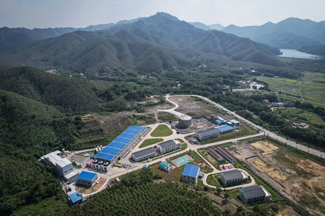 江门中微子观测站主址，距离开平市约一小时车程。图片来源：盖蒂图片社