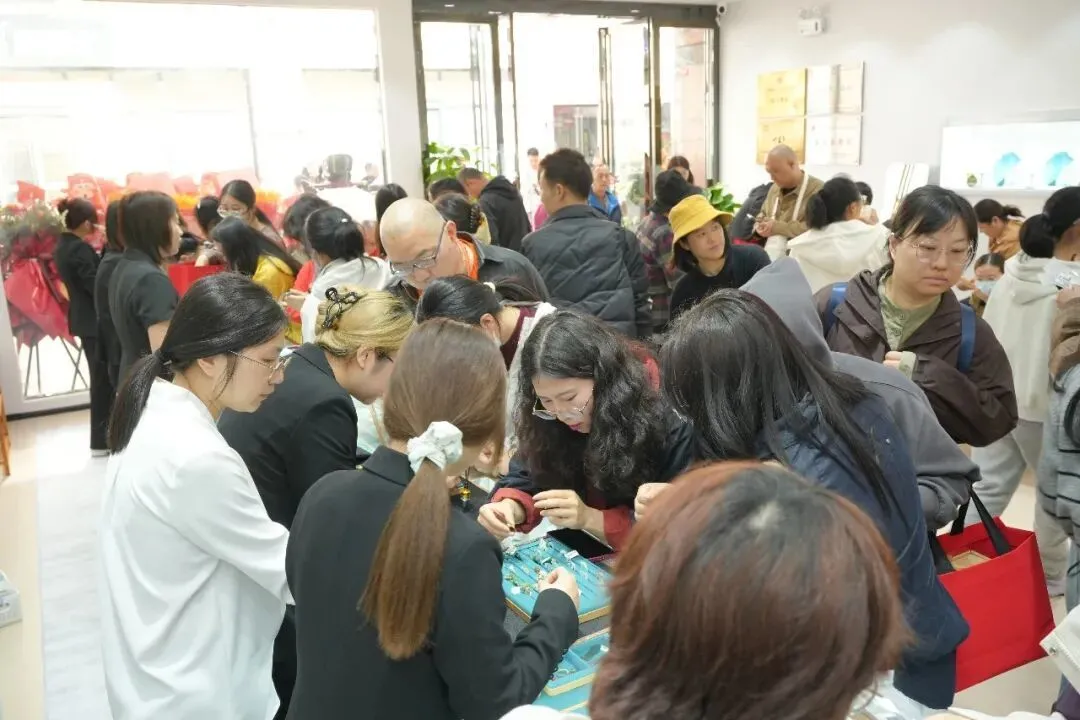 国家级非遗苏州玉雕代表品牌“于生一”落户武汉_https://www.izongheng.net_快讯_第10张