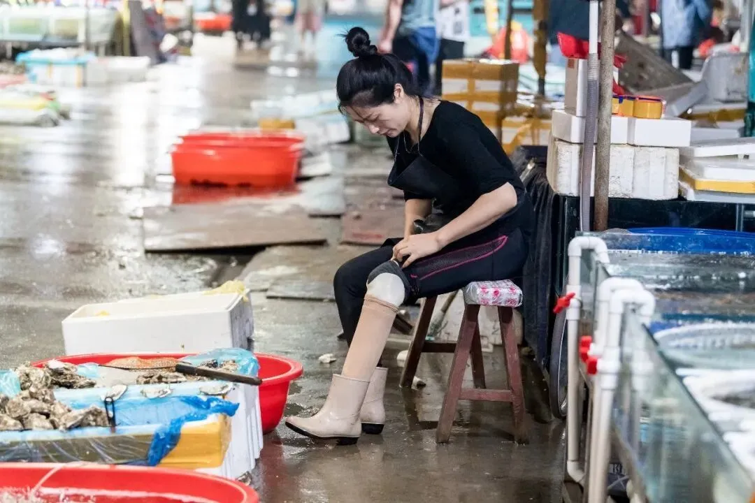 当世界冠军退役后直播卖海鲜_https://www.izongheng.net_体育_第3张