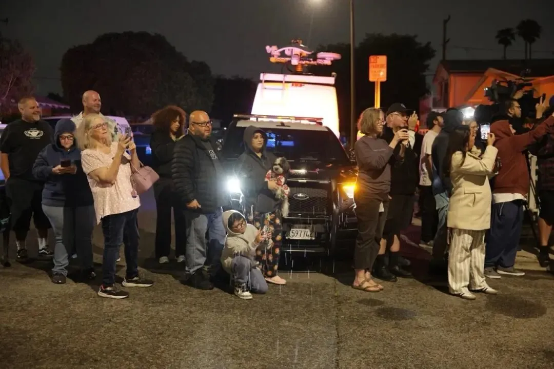 凤凰女记者亲历白宫记协晚宴枪击：即使成了新闻一部分，你还是要进行报道_https://www.izongheng.net_快讯_第10张
