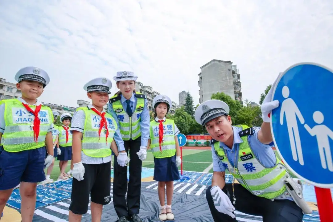 央视新闻频道报道铜陵义安区开学第一课！插图8