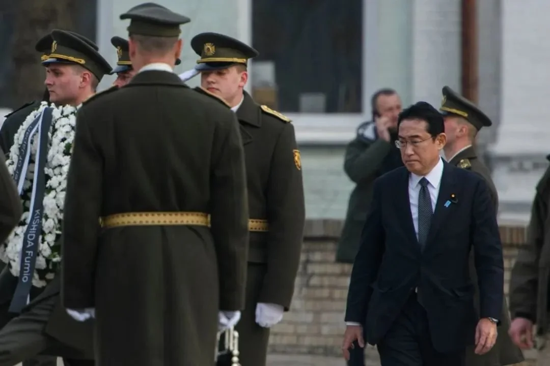 ▲日本首相岸田文雄3月21日访问乌克兰基辅。（美联社）