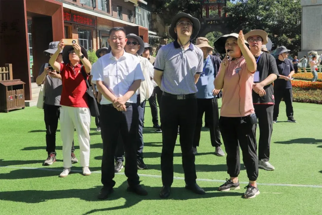 “全国文学名家走进栾川老君山书写山乡巨变”活动启动仪式在老君山景区举行-栾川老君山民间传说故事