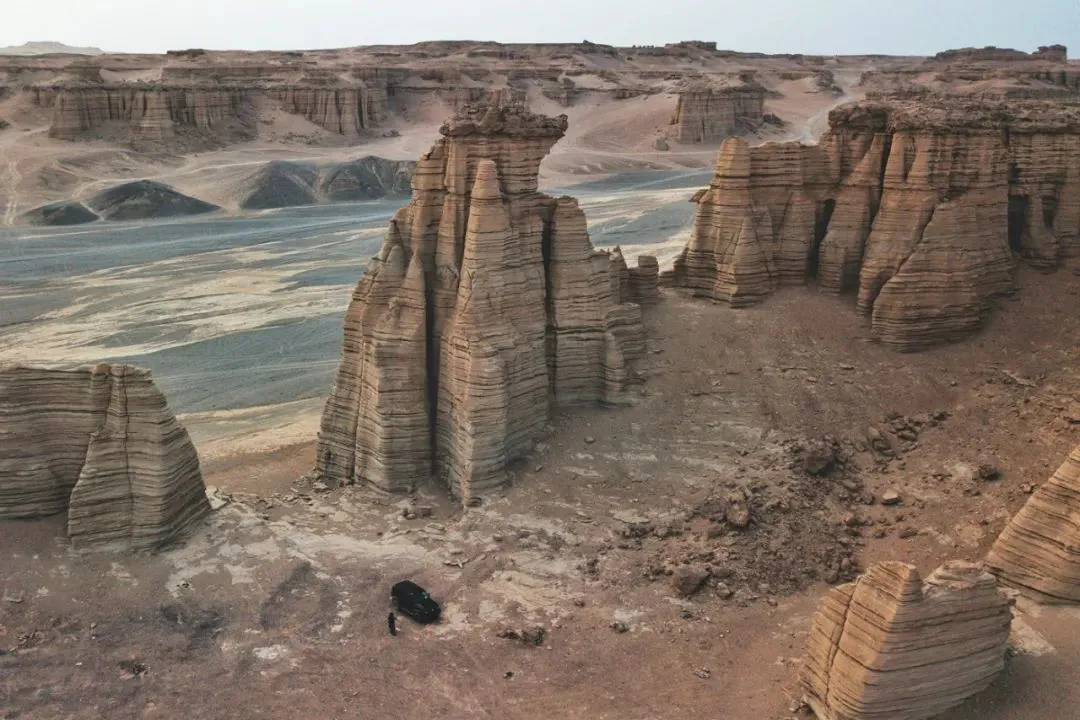 △新疆哈密大海道深处，有营地名为“火星基地”。（图/黎瑾、纪韩）