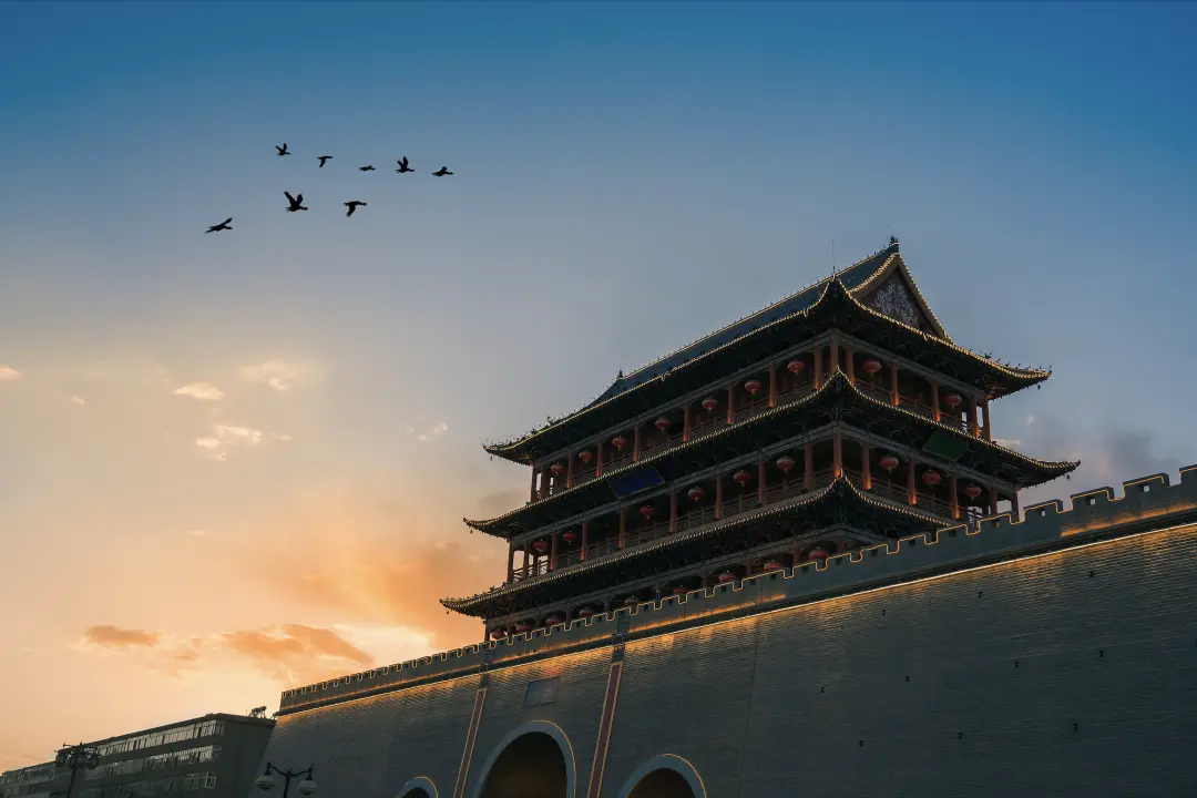 △傍晚时分的甘肃武威南城门。（图/图虫创意）