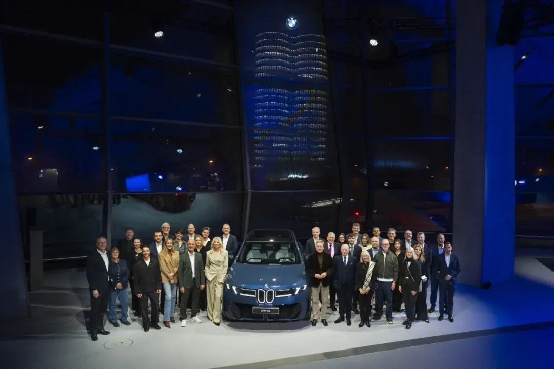 全球首批新世代宝马iX3交付用户 4月份将在北京车展亮相