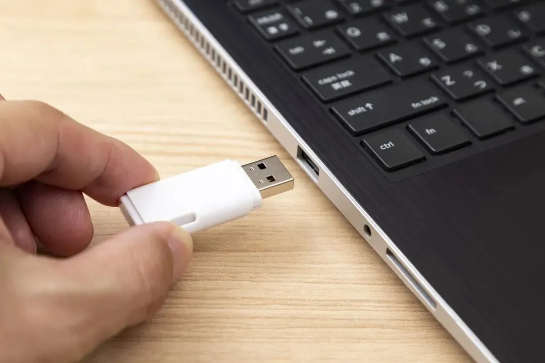 国安部披露：石某将国家秘密包装成个人简历“亮点”，被严惩_https://www.izongheng.net_快讯_第2张