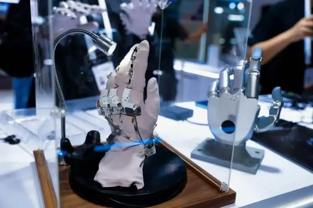机器人开始打工了,可量产才是生死线|2026 WAIC