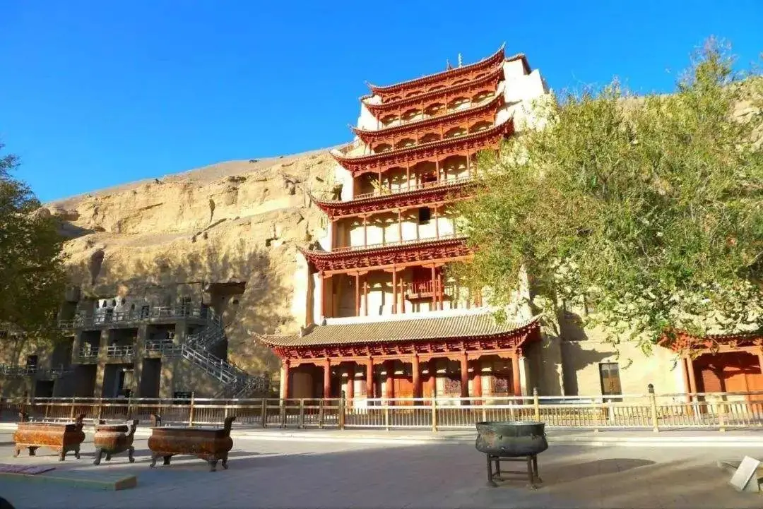 额济纳胡杨林旅游攻略，相约醉美金秋胡杨，详细行程安排-额济纳胡杨林国家森林公园电话