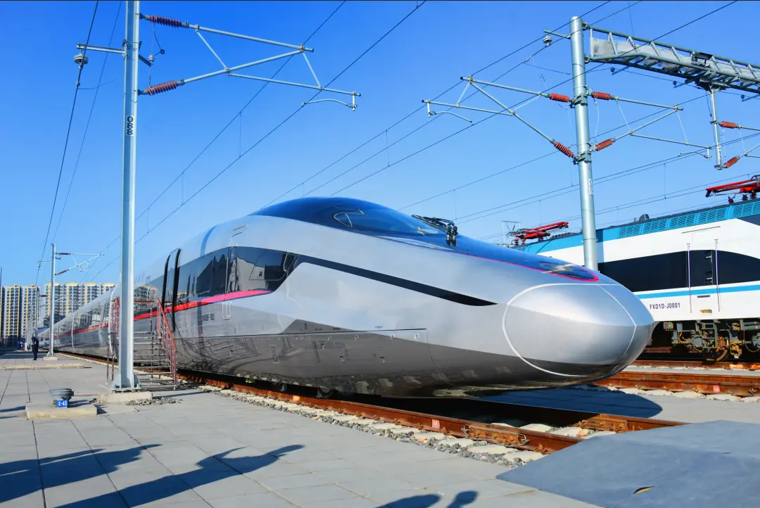 CR450BF动车组。图片来源：中车长客官微