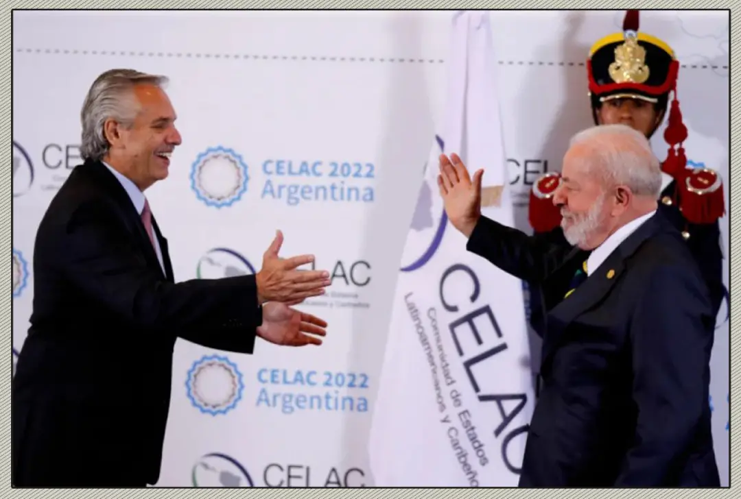 △阿根廷总统费尔南德斯和巴西总统卢拉在今年的拉美和加勒比国家共同体峰会上会面