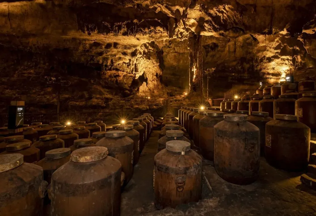 赤水河左岸的喀斯特洞穴，是郎酒天然的储酒处。