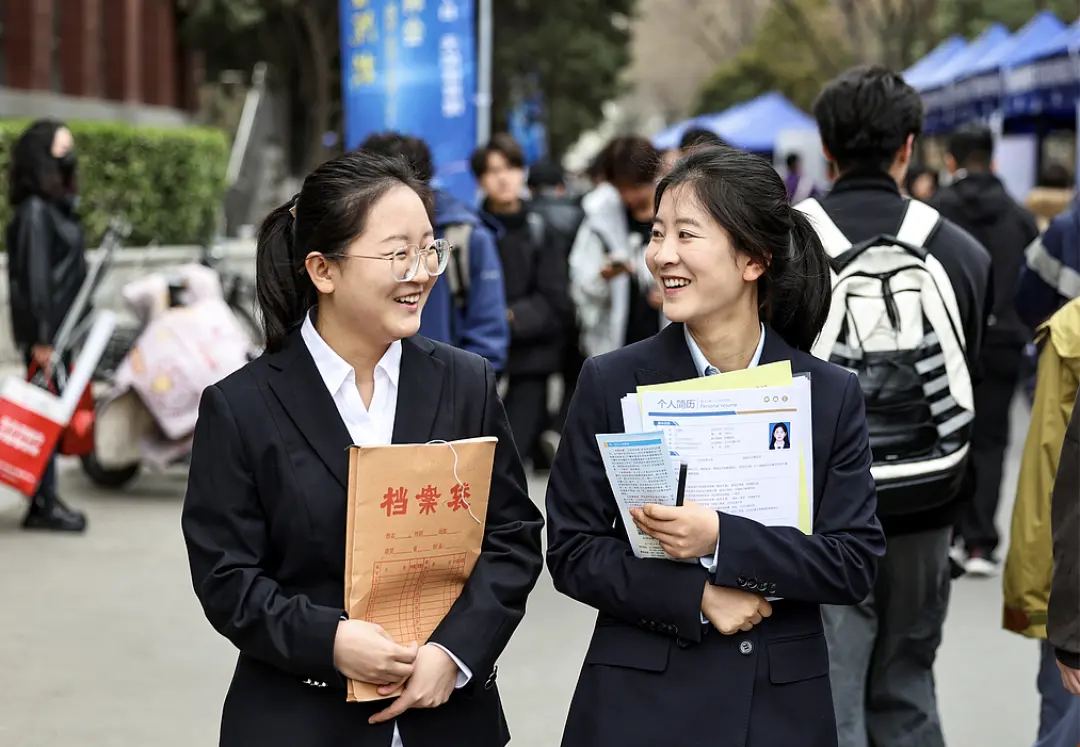 随着AI技术发展，文科生未来将比理科生更吃香？