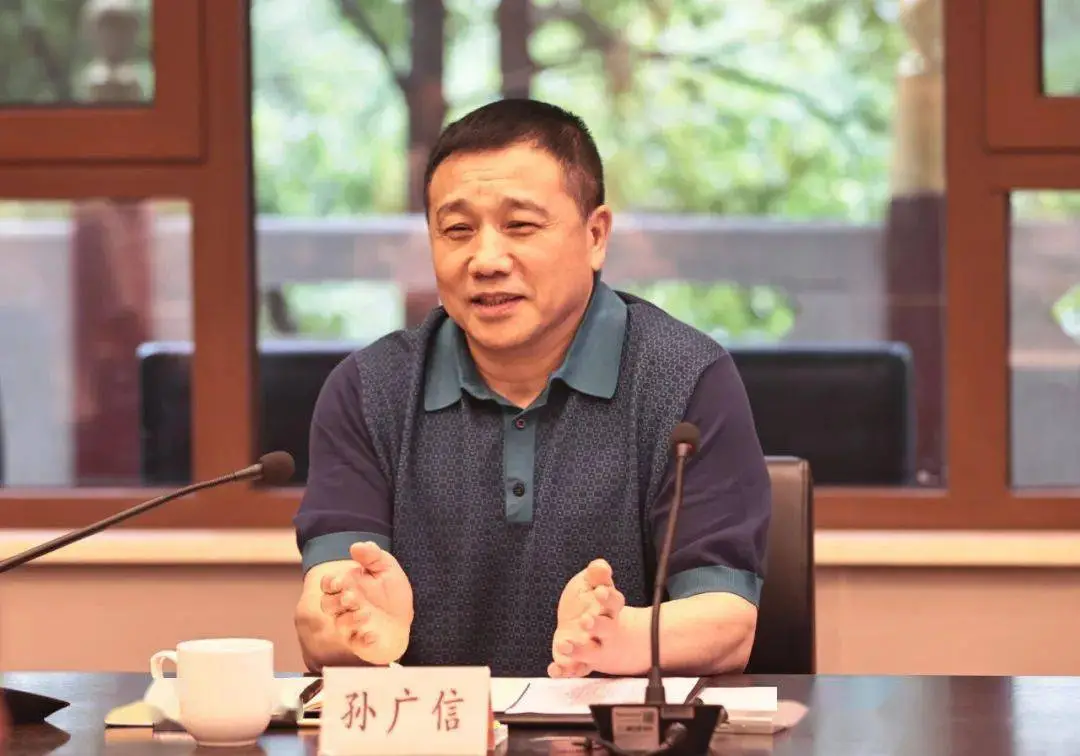 广汇汽车陷入闭店漩涡：濒临退市 被曝拖欠工资、车主难提车