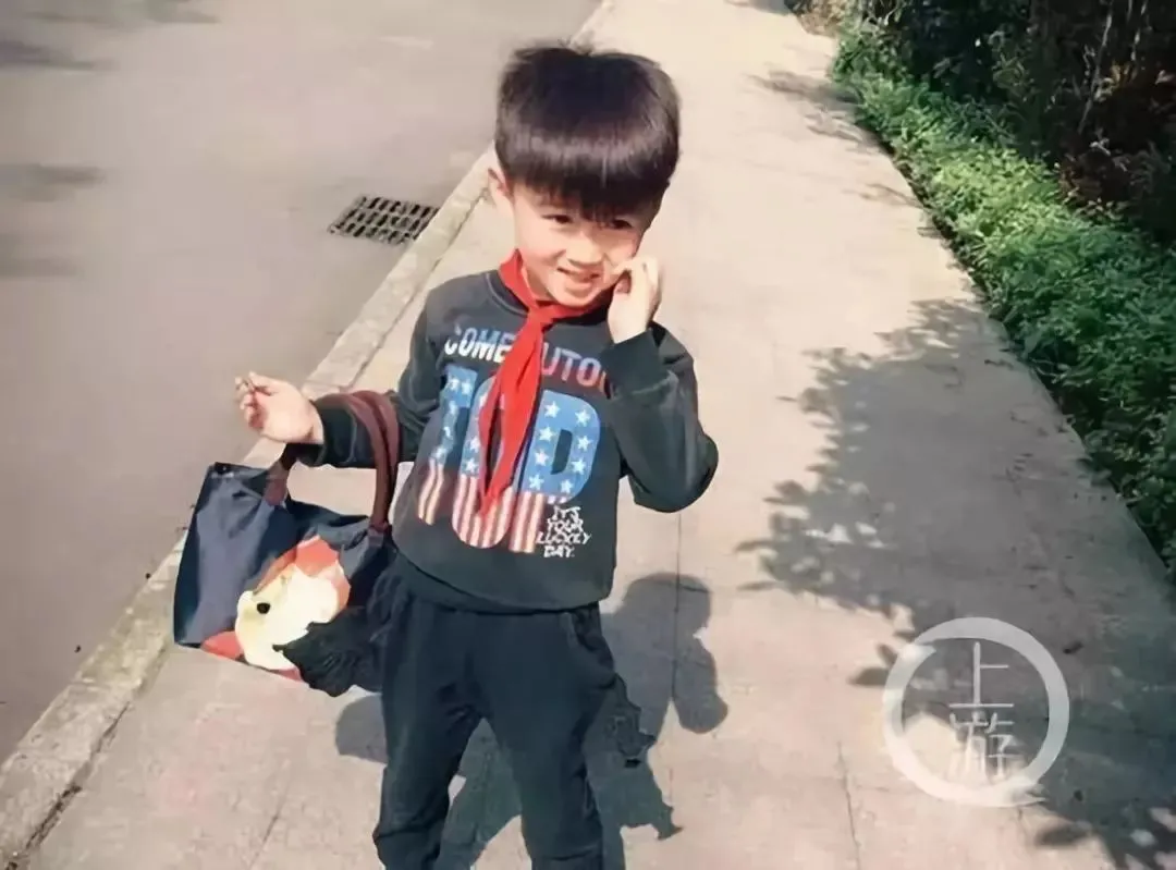六一儿童节，让我们重新系上红领巾-教我们系红领巾的视频
