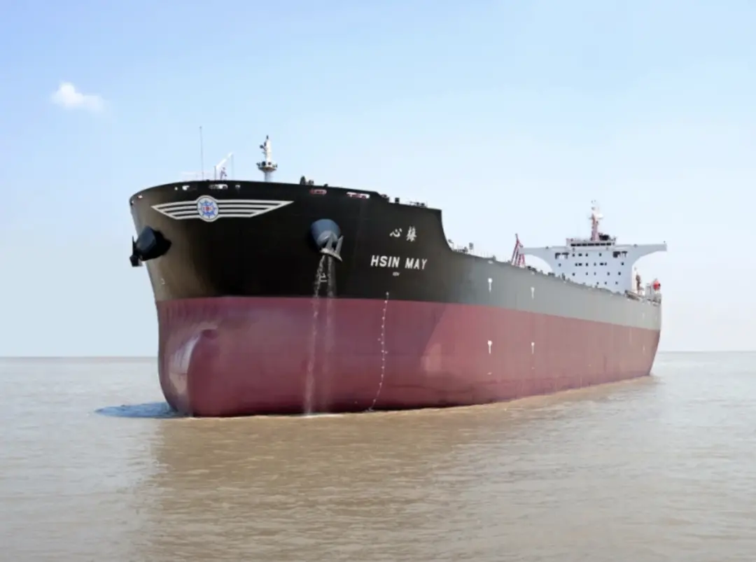 ▲1988年“心梅号”和“月梅号”（两艘6.4万吨巴拿马型散装货船）建造成功，分别于1990和1991年下水。这是中国造散装货船第一次进入美国市场。